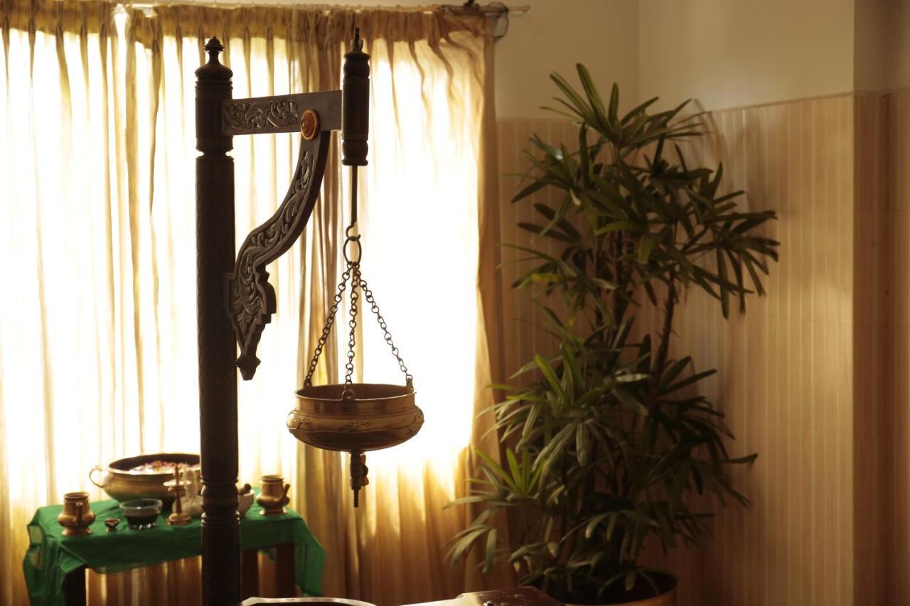 Joys Palace Hotel Thrissur Экстерьер фото